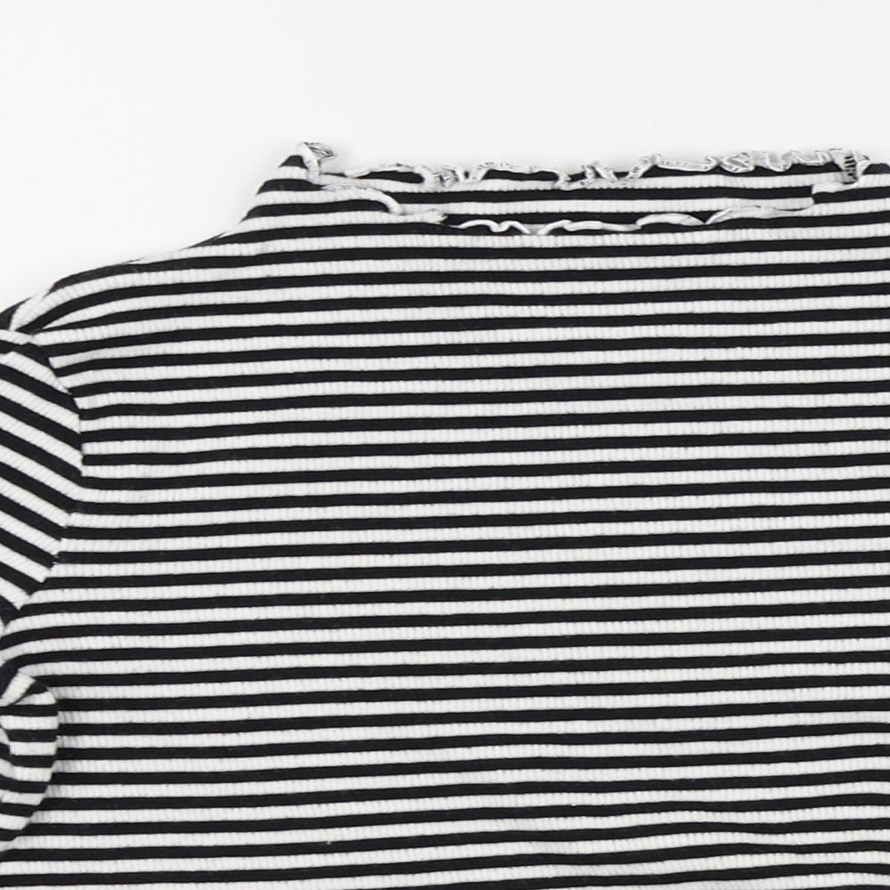 I love girls wear Girls White Striped  Basic T-Shirt Size 7 Years