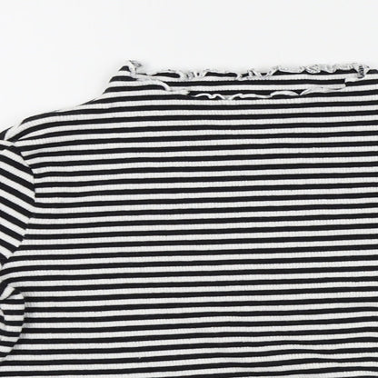 I love girls wear Girls White Striped  Basic T-Shirt Size 7 Years