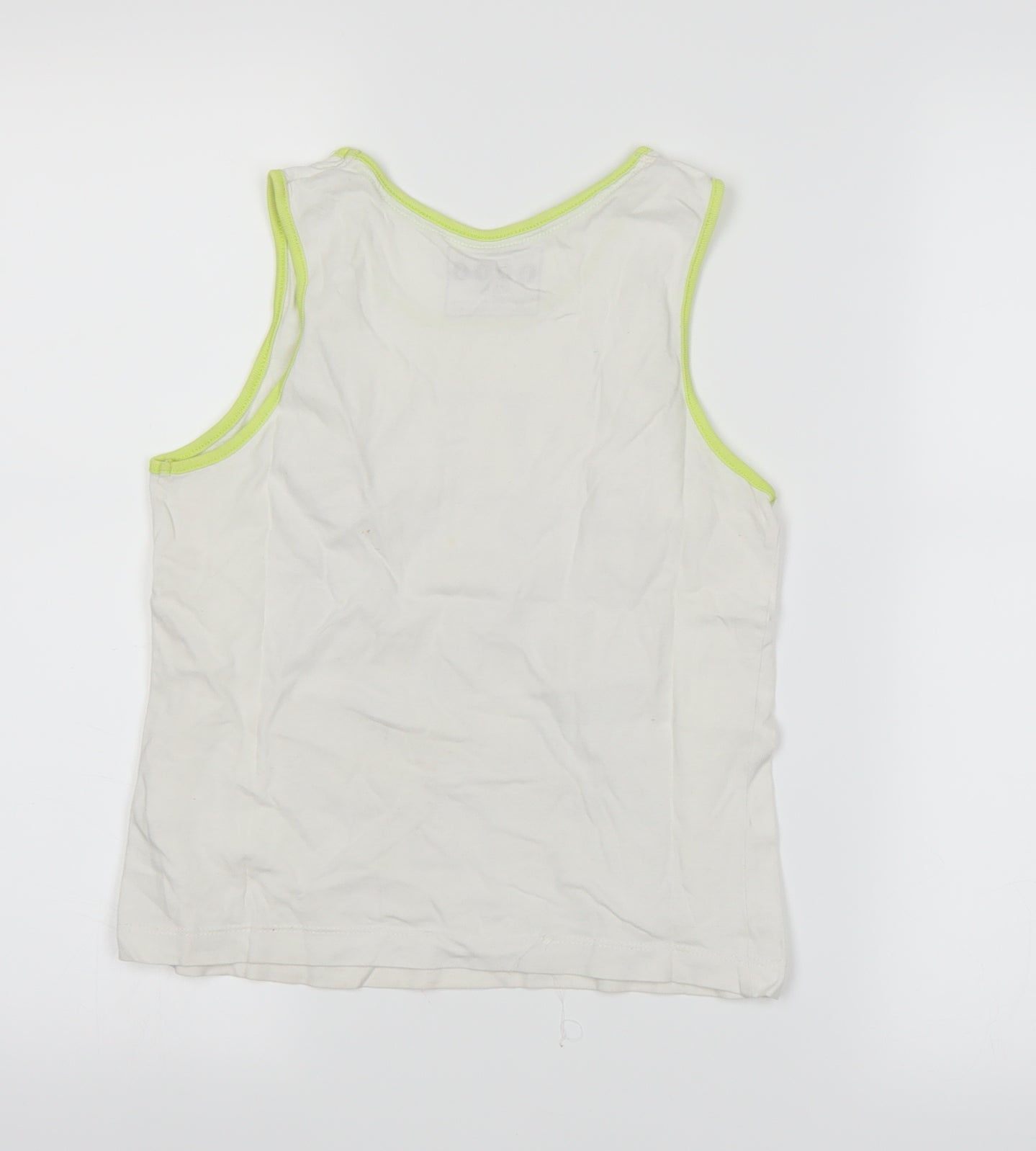 Preworn Girls White   Basic T-Shirt Size 6-7 Years