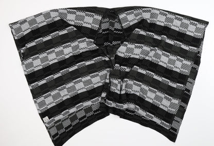 Preworn Womens Grey Check Knit  Shawl/Wrap   - reversible