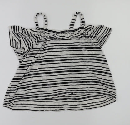 F&F Girls Black Striped  Pullover T-Shirt Size 8-9 Years