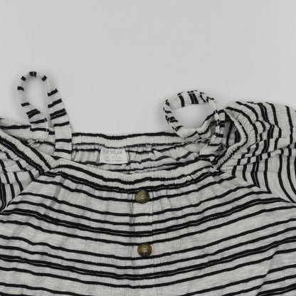 F&F Girls Black Striped  Pullover T-Shirt Size 8-9 Years