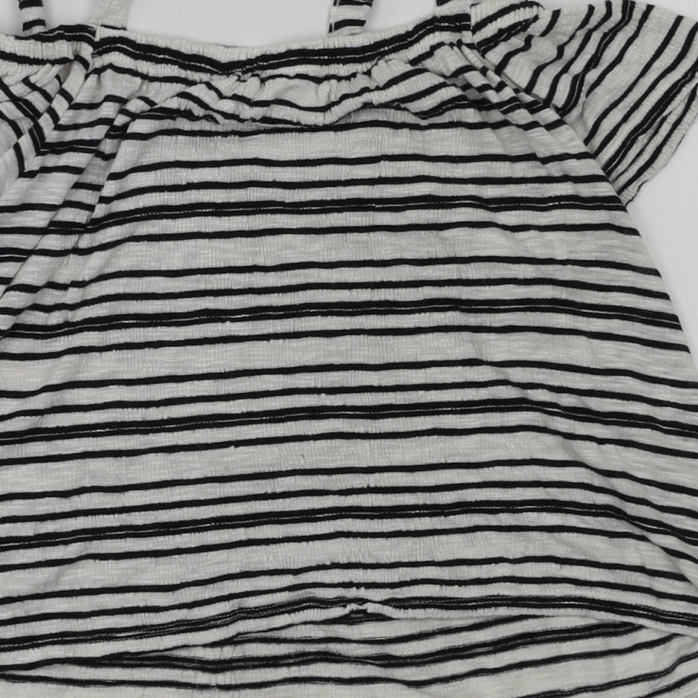 F&F Girls Black Striped  Pullover T-Shirt Size 8-9 Years