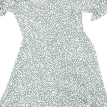 Shein   Womens Green Animal Print  Basic Blouse Size XS