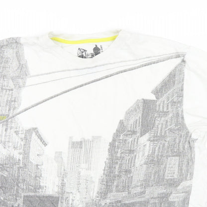 Petroleum Mens White    T-Shirt Size M