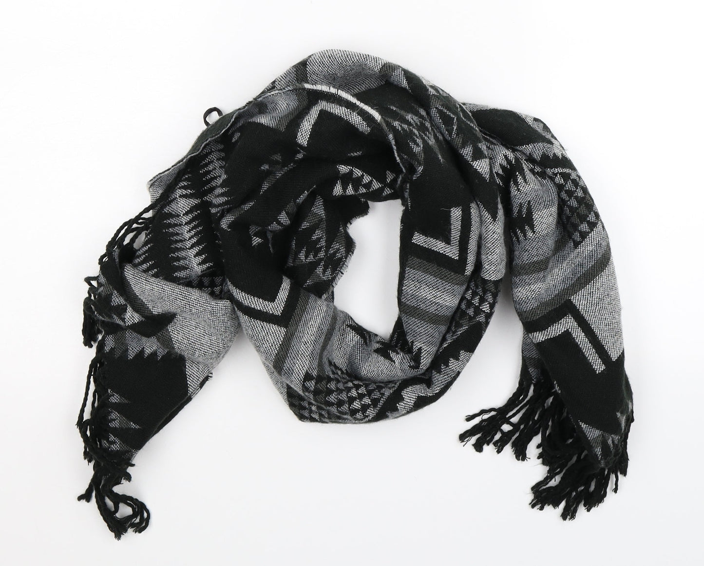 Preworn Womens Black Geometric Knit  Scarf