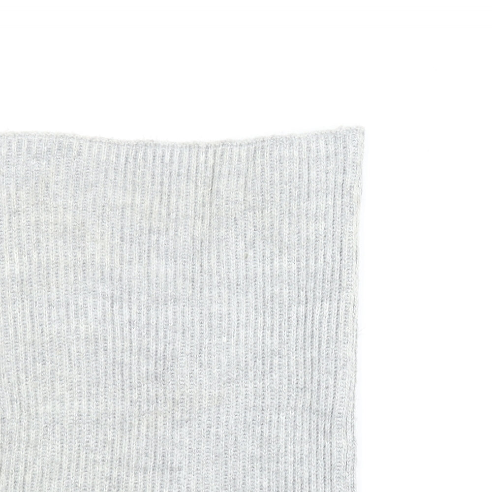 Close-up detail of H&M - Neck warmer