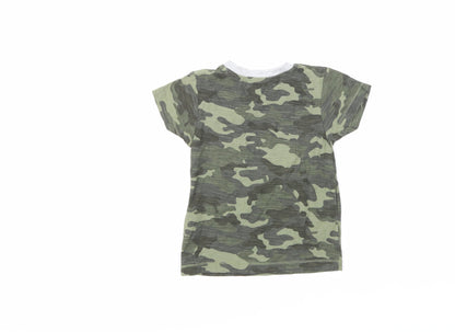 Preworn Boys Green Camouflage  Basic T-Shirt Size 18-24 Months