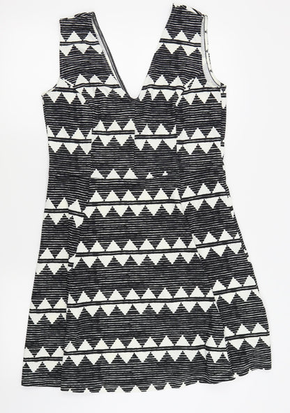 H&M Womens Black Geometric  Fit & Flare  Size 14