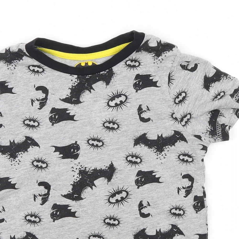 Batman Boys Grey Houndstooth  Basic T-Shirt Size 4-5 Years