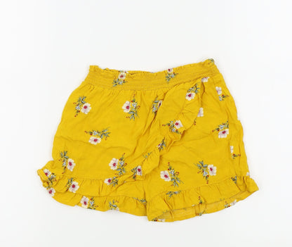Primark Girls Yellow Floral  Hot Pants Shorts Size 6-7 Years