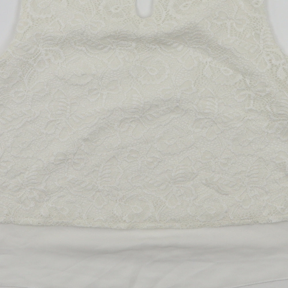 Preworn Girls White Floral  Basic T-Shirt Size 10 Years