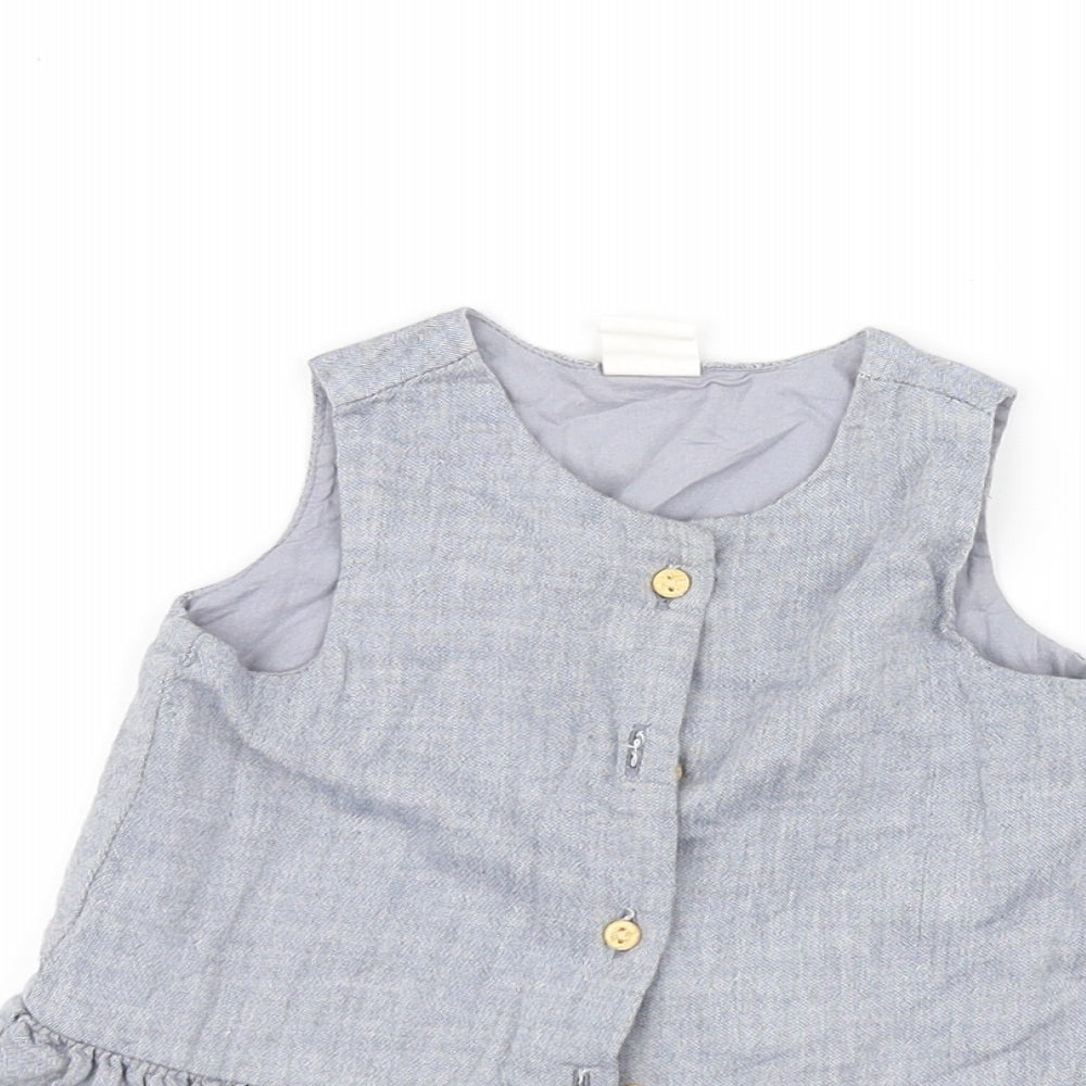 Close-up detail of H&M Grey Fit & Flare, size 6-9, Months