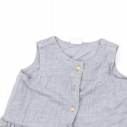 Close-up detail of H&M Grey Fit & Flare, size 6-9, Months