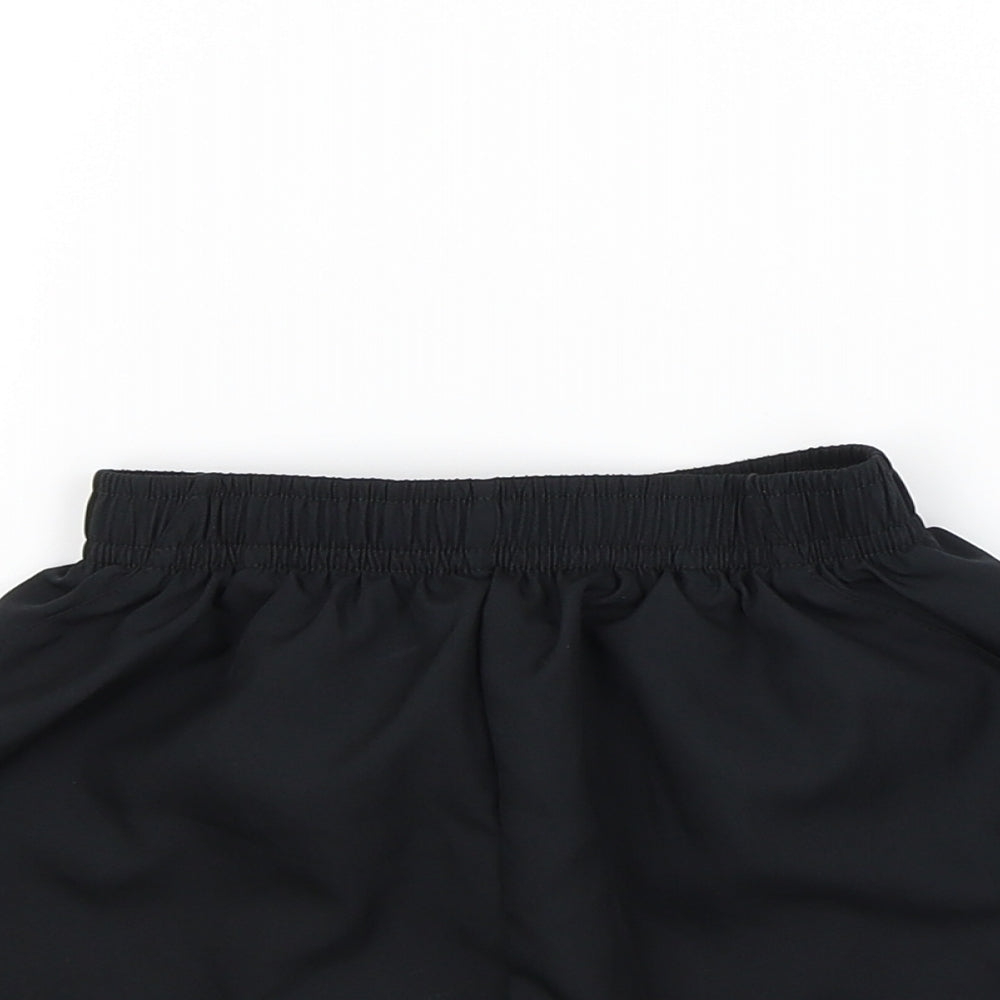 Umbro Boys Black   Bermuda Shorts Size 4-5 Years - Man City FC