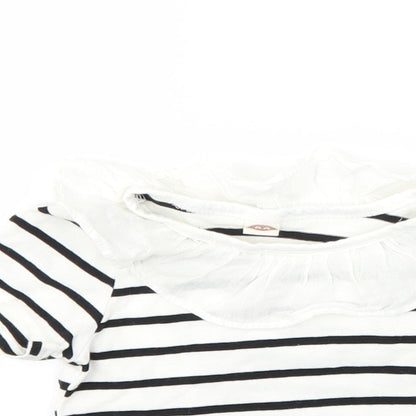 Preworn Baby White Striped  Basic T-Shirt Size 12-18 Months
