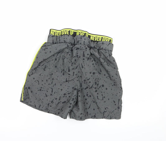 Nutmeg Boys Grey Geometric  Sweat Shorts Size 9-10 Years - Never Give up