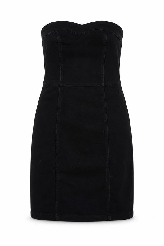 Front view of Denim & Co. women’s black fit & flare, size UK 8
