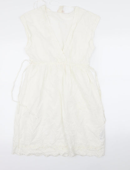 H&M Womens White Floral  Fit & Flare  Size 8