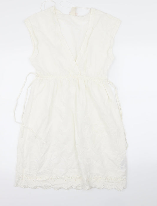 H&M Womens White Floral  Fit & Flare  Size 8