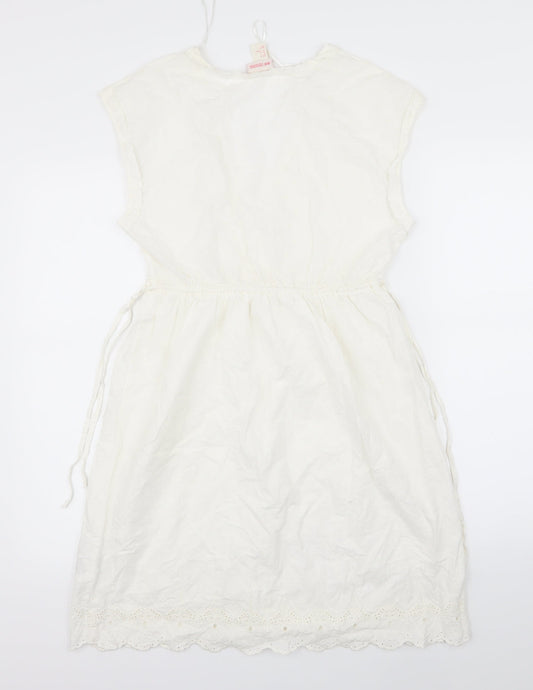H&M Womens White Floral  Fit & Flare  Size 8