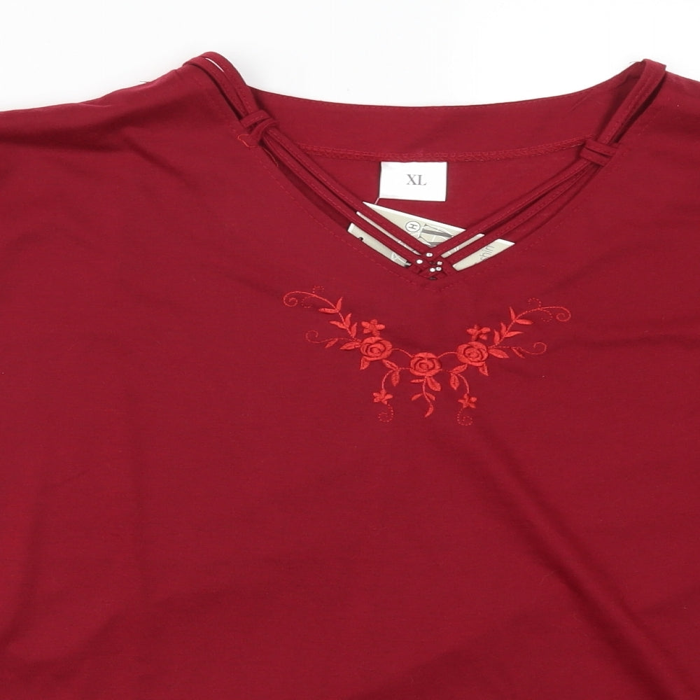 Womens UK Size XL Lucky Red Basic T-Shirt