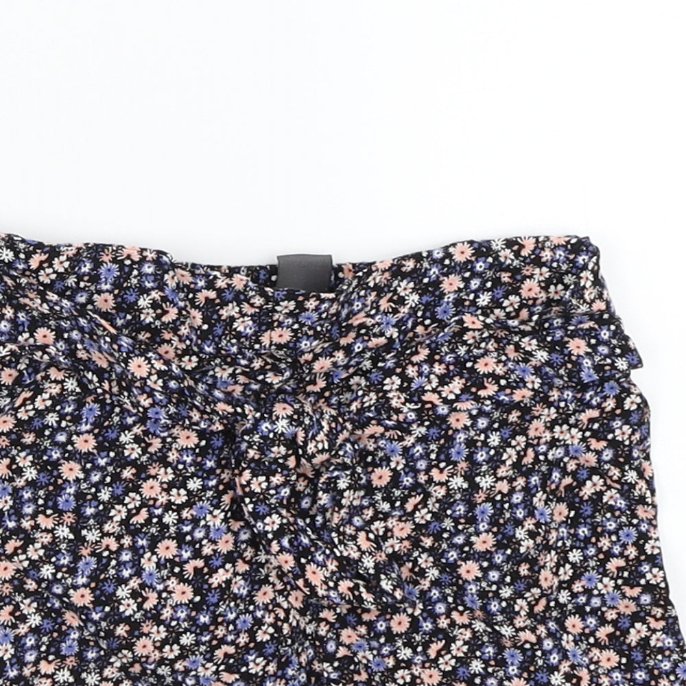 Primark Girls Black Floral  Bermuda Shorts Size 5-6 Years