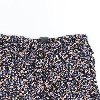 Primark Girls Black Floral  Bermuda Shorts Size 5-6 Years