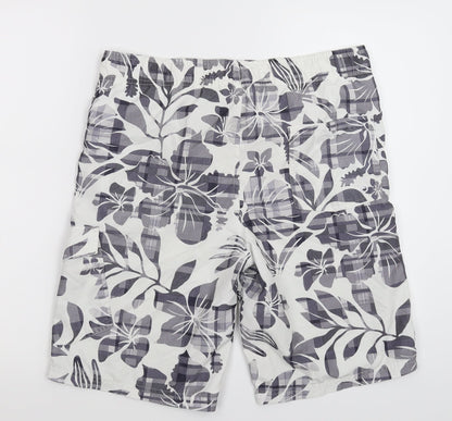 Cedar Wood State Mens White Floral  Cargo Shorts Size S