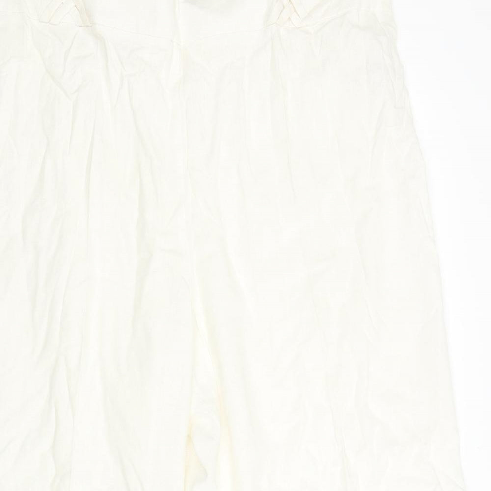 e. Womens White   Trousers  Size 28 L25 in