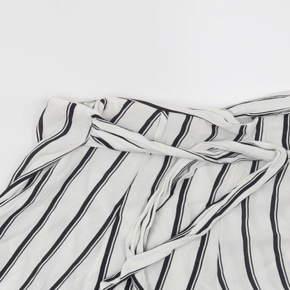 Miss Selfridge Womens White Striped  Hot Pants Shorts Size 6