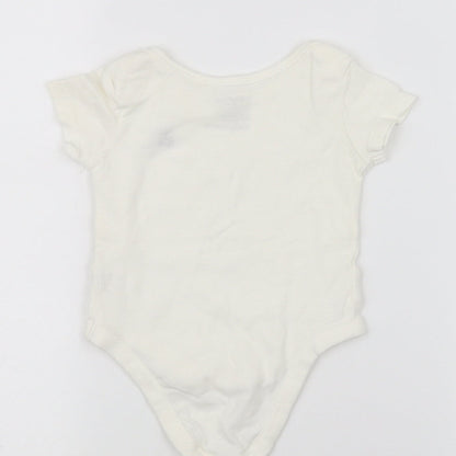 Gap Baby White   Basic T-Shirt Size 3-6 Months