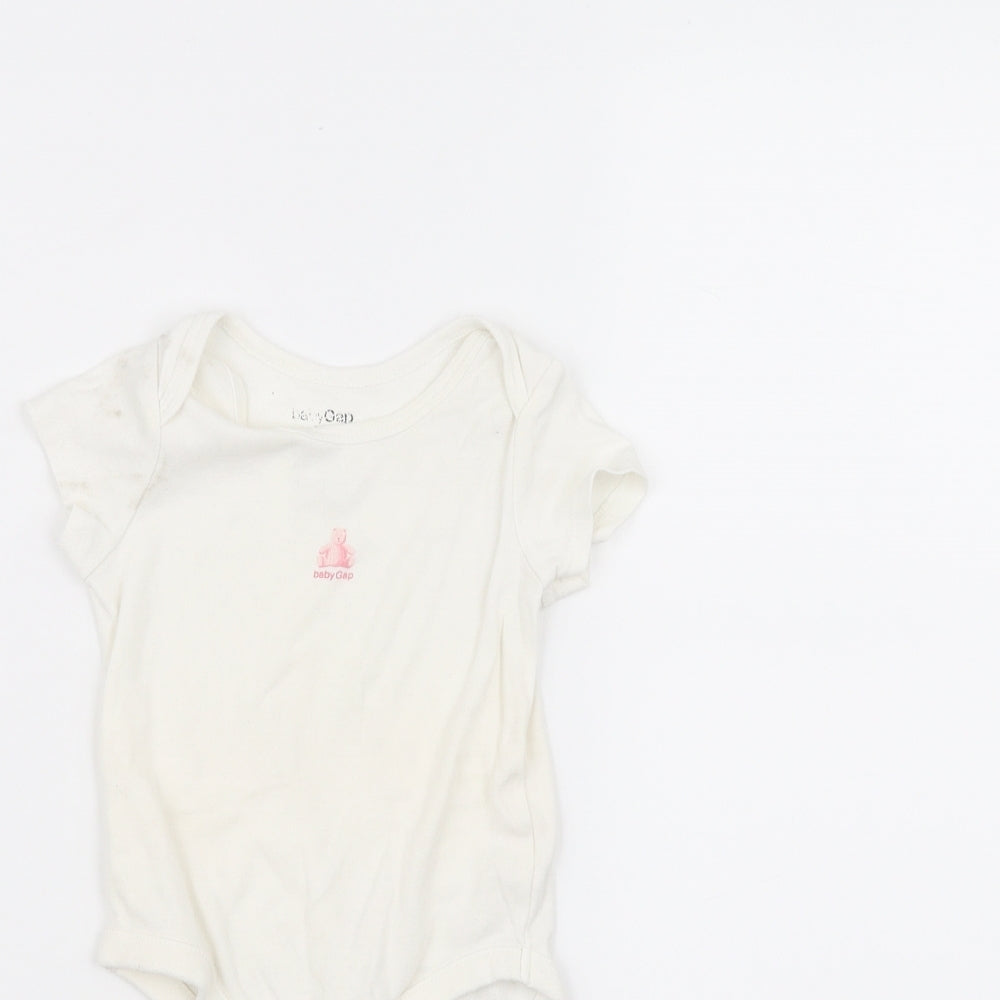 Gap Baby White   Basic T-Shirt Size 3-6 Months
