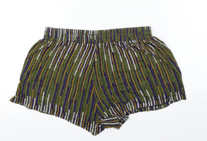 H&M  Womens Green Striped  Chino Shorts Size S