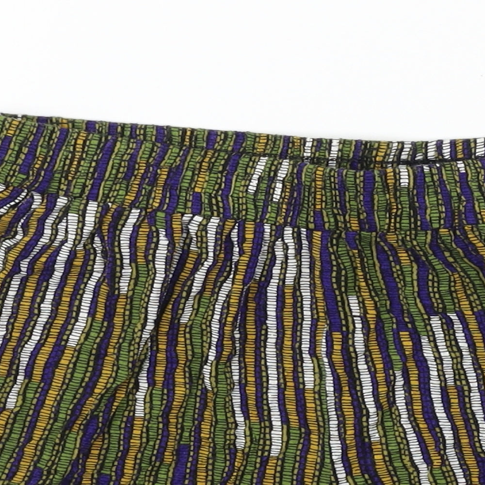 H&M  Womens Green Striped  Chino Shorts Size S