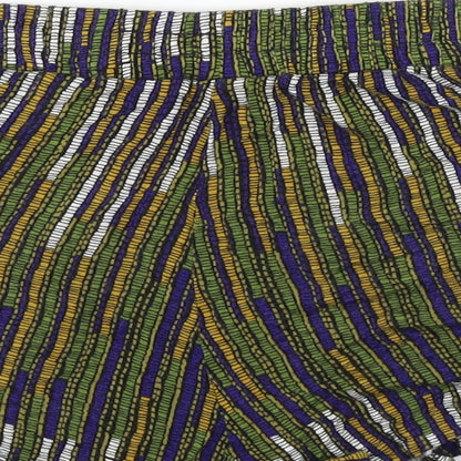 H&M  Womens Green Striped  Chino Shorts Size S