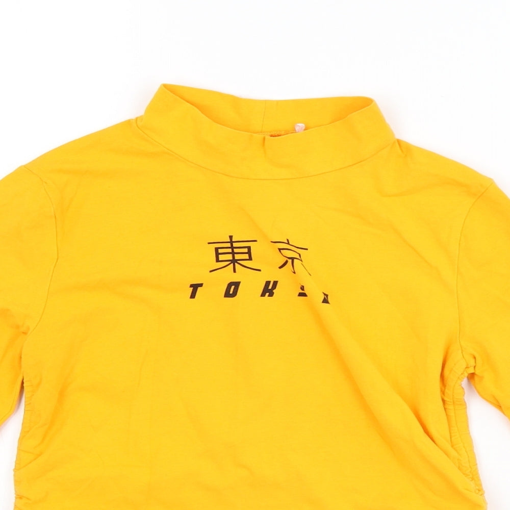 Close-up detail of George girls’ yellow basic t-shirt, size L, - tokyo