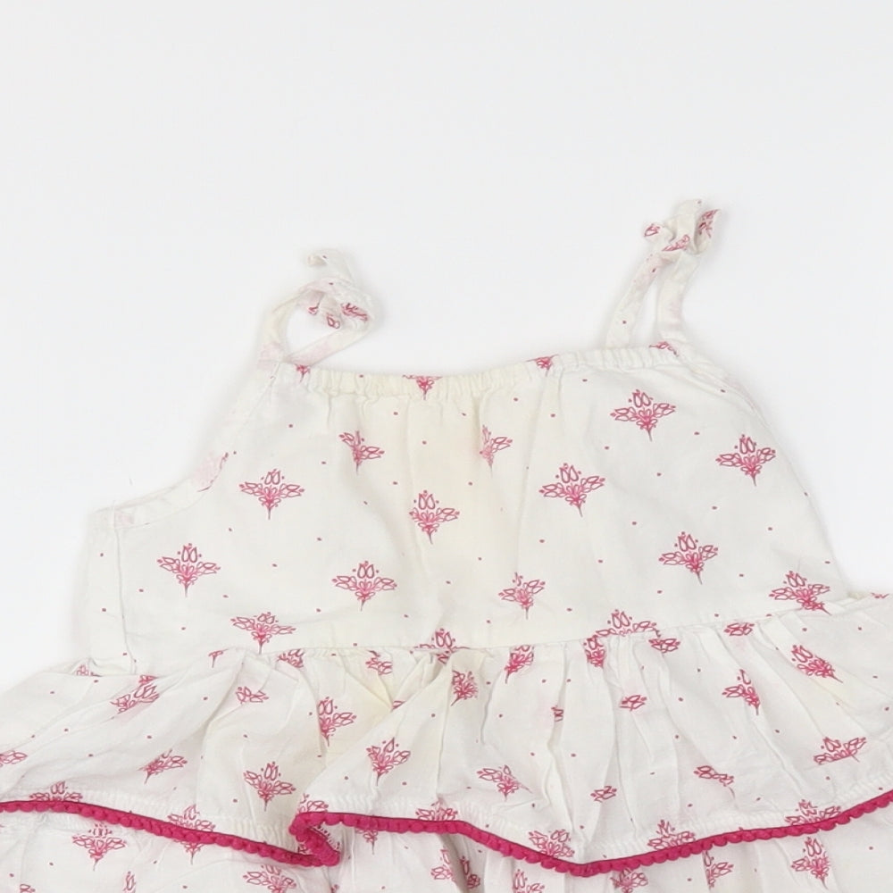 Preworn Girls White Floral  Trapeze & Swing  Size 12-18 Months