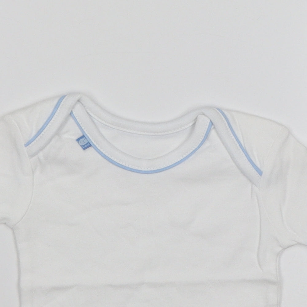 Close-up detail of Preworn Baby White Basic T-Shirt, size 0-3, Months