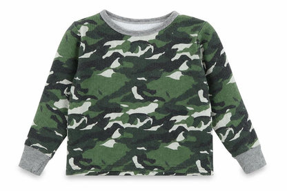 Front view of Primark girls’ green camouflage basic t-shirt, size 4-5, years