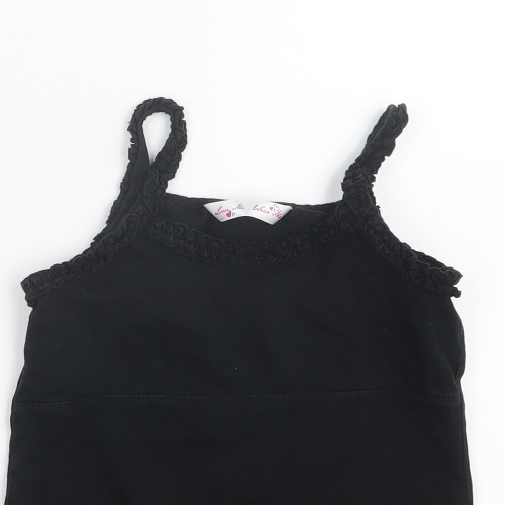 Close-up detail of Matalan girls’ black basic t-shirt, size 4-5, years