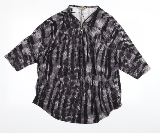 POETIC SOUL Womens Black Geometric  Basic T-Shirt Size M