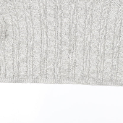 Brand and care label for New Look women’s white knit jumper, size L
