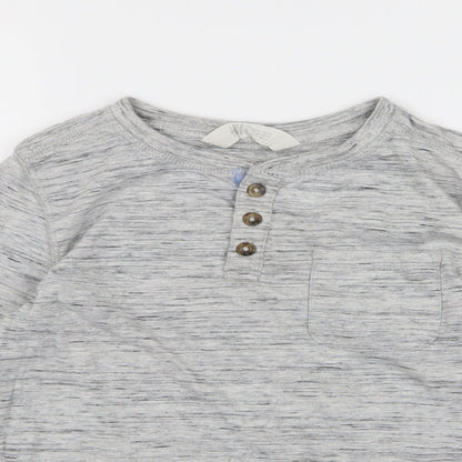 Close-up detail of H&M boys’ grey striped basic t-shirt, size 4, years