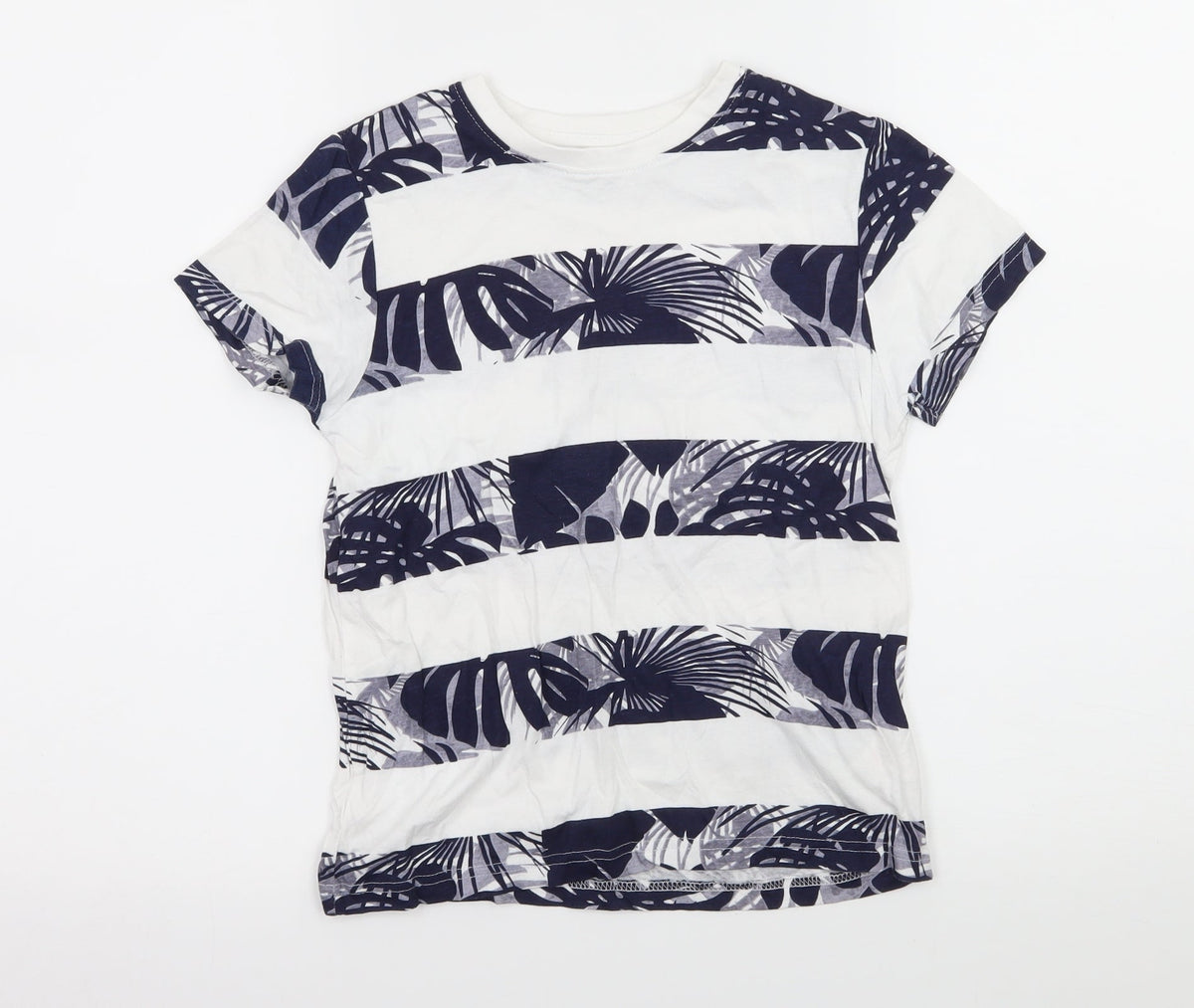 Front view of Primark boys’ white striped jersey basic t-shirt, size 7-8, years