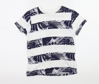 Front view of Primark boys’ white striped jersey basic t-shirt, size 7-8, years