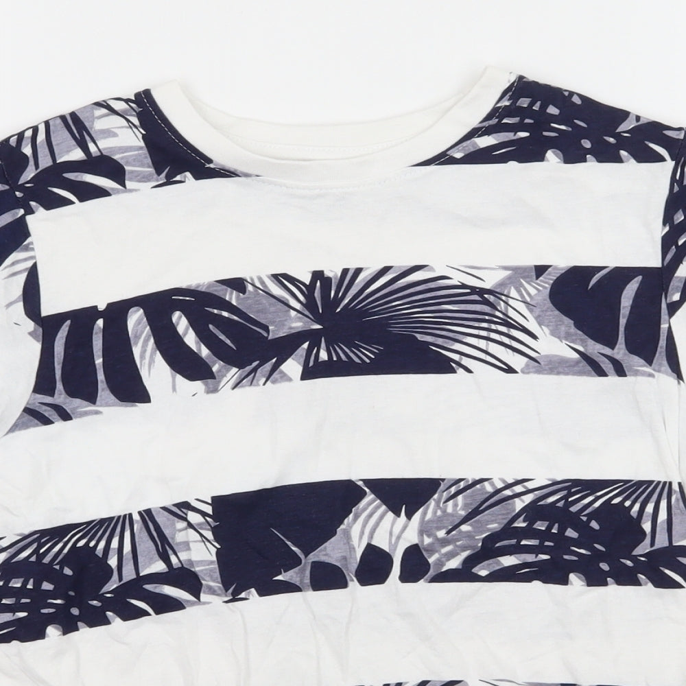 Close-up detail of Primark boys’ white striped jersey basic t-shirt, size 7-8, years