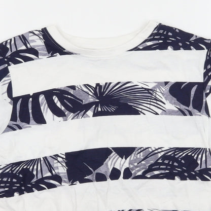 Close-up detail of Primark boys’ white striped jersey basic t-shirt, size 7-8, years