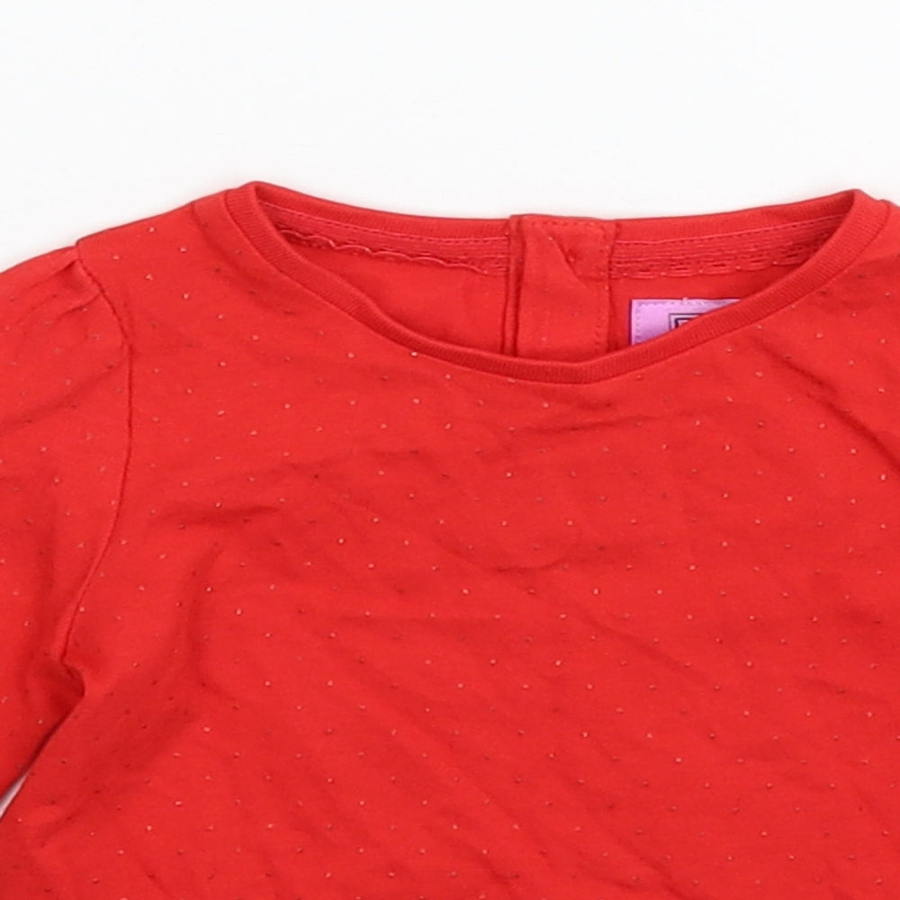 Close-up detail of F&F Baby Red Basic T-Shirt, size 6-9, Months