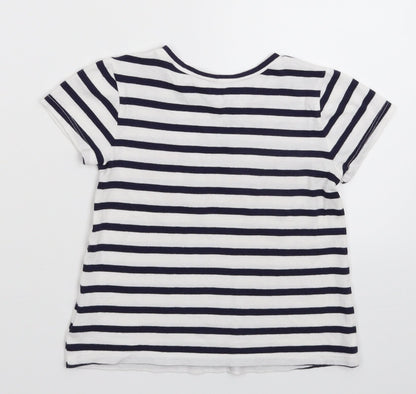 Back view of Gap girls’ white striped basic t-shirt, size 4, years